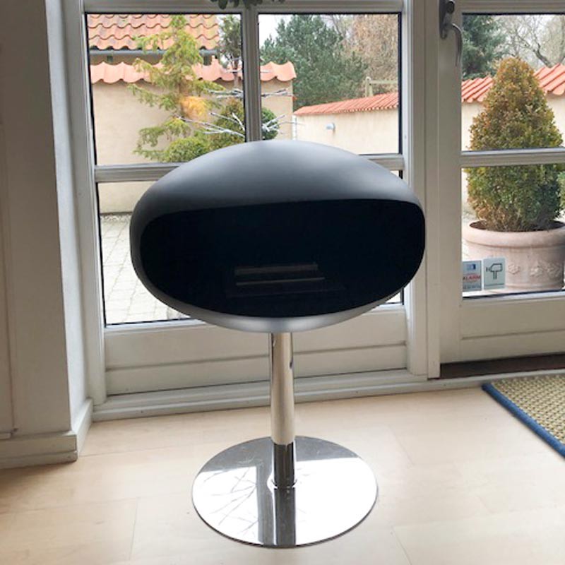 Cocoon Pedestal teräspohjalla - musta