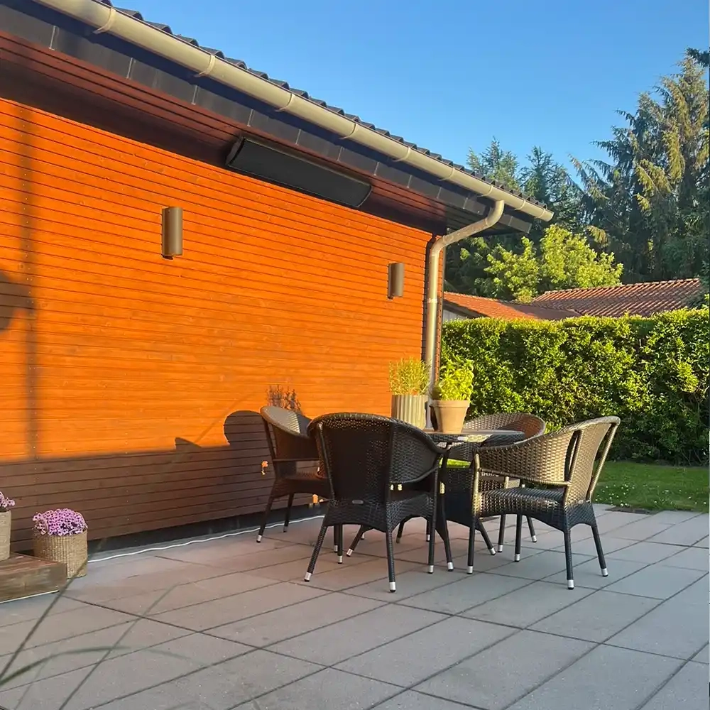 Heatbar 2400 -terassilämmitin