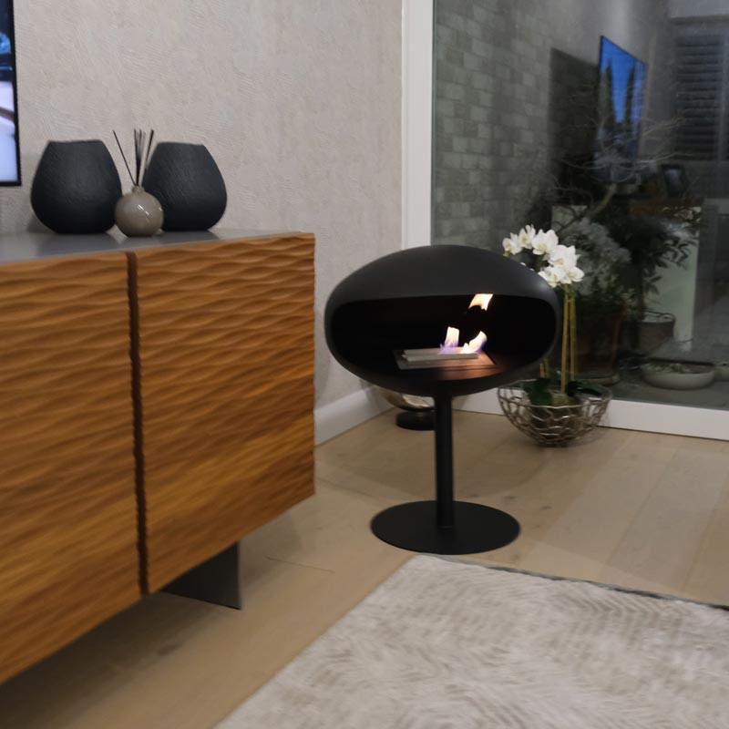 Cocoon Pedestal mustalla jalalla - musta